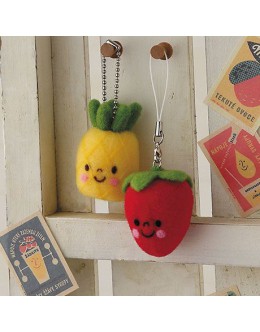 [H441-355] Hamanaka Felt Wool kit - Strawberry & Pineapple Cleaner Ball