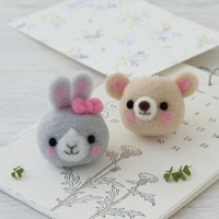 [H441-357] Hamanaka Felt Wool kit - Rabbit & Bear Cleaner Ball