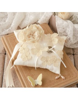 Hamanaka H431-154 Juno Ring Pillow Butterfly Sewing Kit